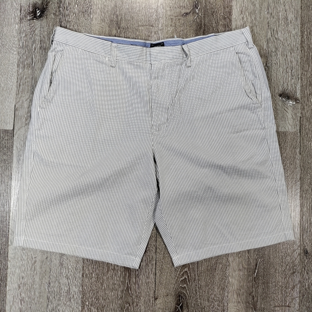 J Crew Club Mens Shorts Size 38 Stripe